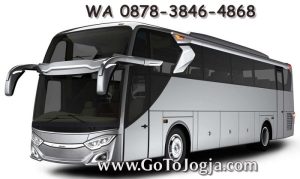 Read more about the article Rental Sewa Bus Pariwisata Jogja: Solusi Transportasi Rombongan Aman dan Nyaman